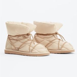 Fabletics Cozy Bootie Lounge Slippers Boots Puffer Honey Milk Beige